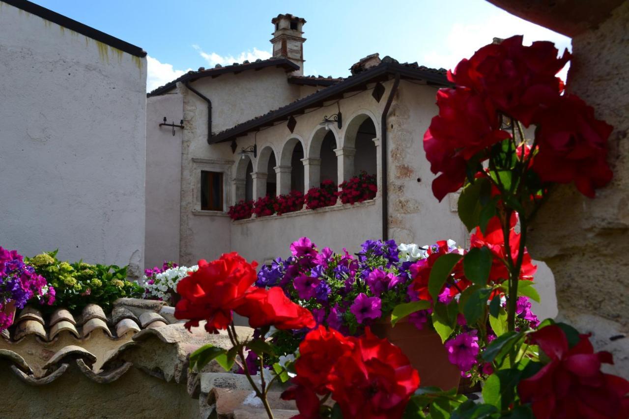 B&B Palazzo La Loggia Barisciano Exterior foto